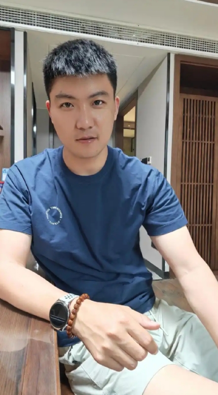 大鹏展翅的第一张照片--绵阳相亲服务中心