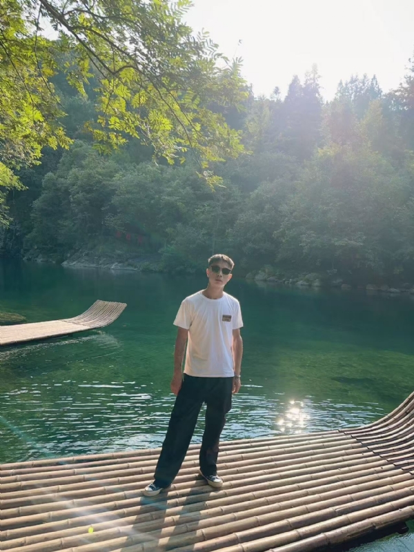 林言的第三张照片--绵阳相亲服务中心