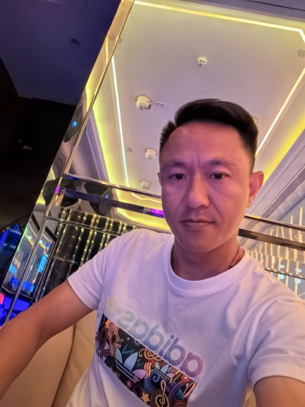 辞岸的第一张照片--绵阳相亲服务中心