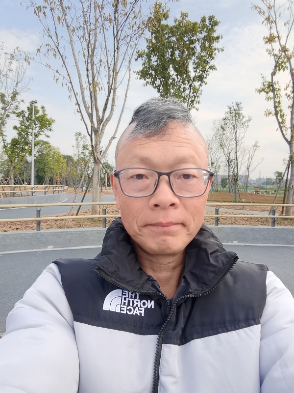 做喜欢的事的第一张照片--绵阳相亲服务中心